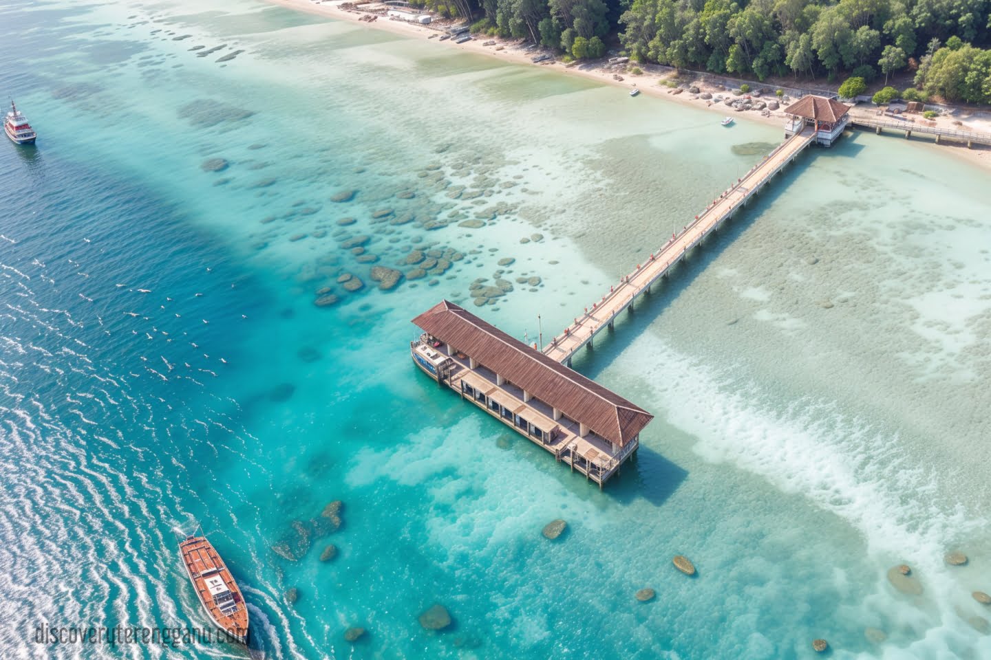 Pemandangan di Pulau Lang Tengah