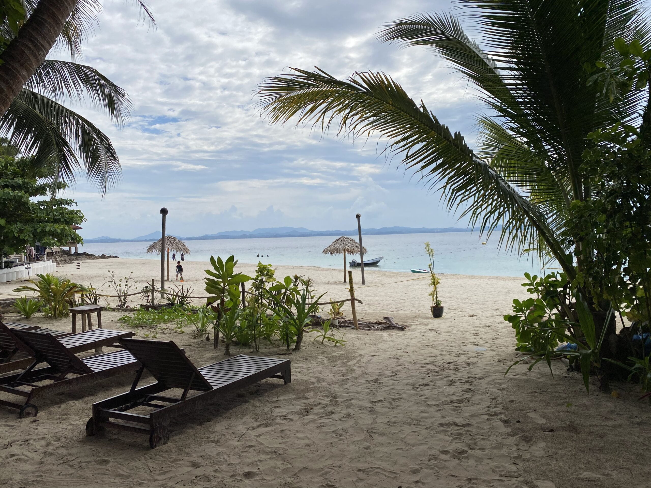 Bersantai Di Pantai Pulau Kapas