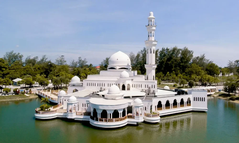 Masjid Tengku Tengah Zaharah (Masjid Terapung)